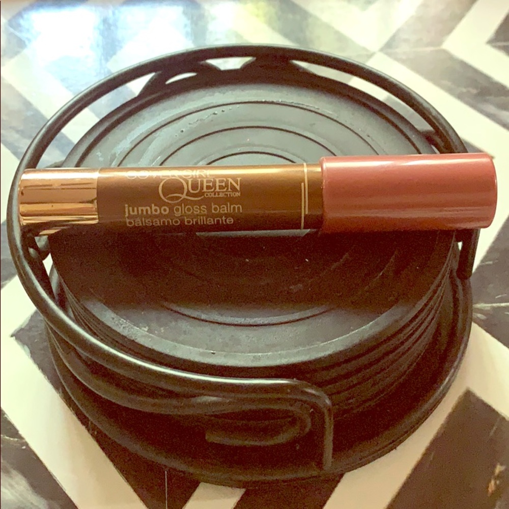 Medium brownish Jumbo gloss balm